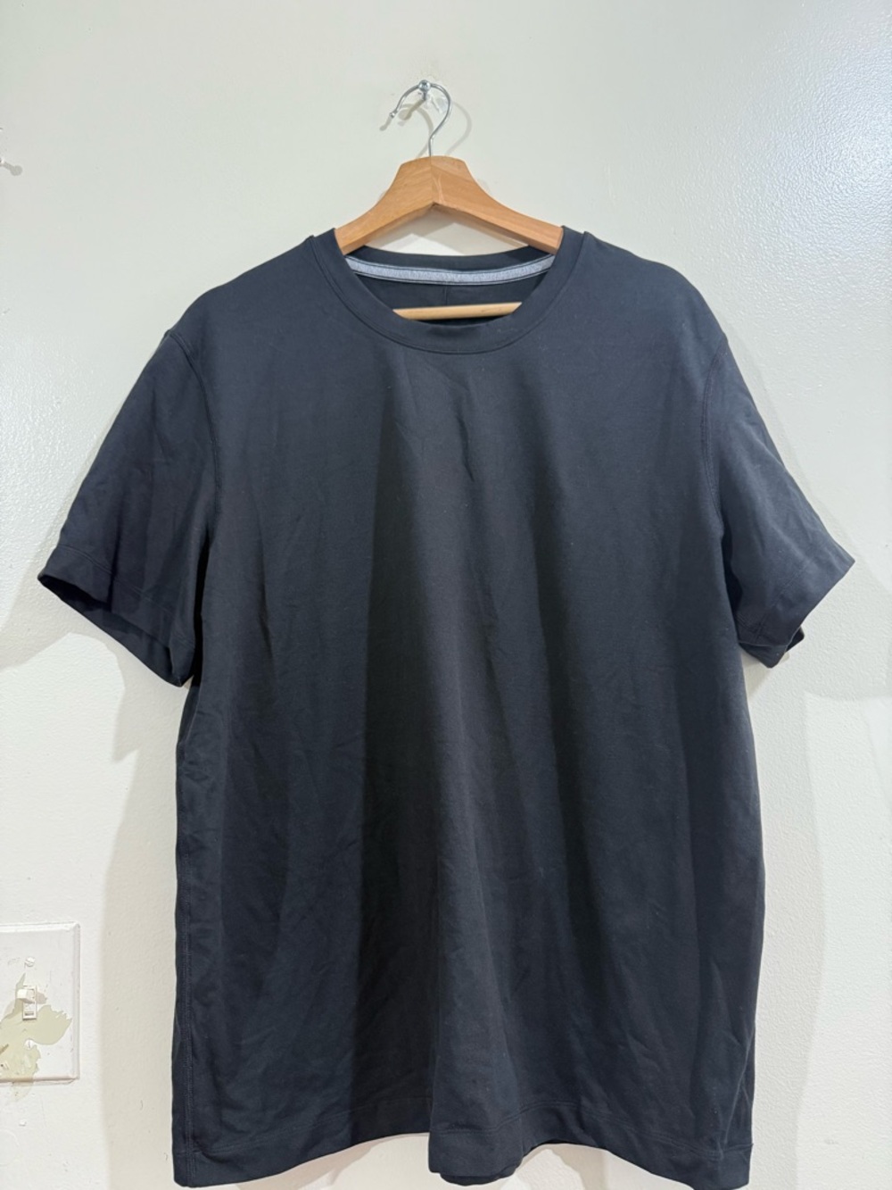lululemon athletica Men's Black Short Sleeve Crew Tee Shirt